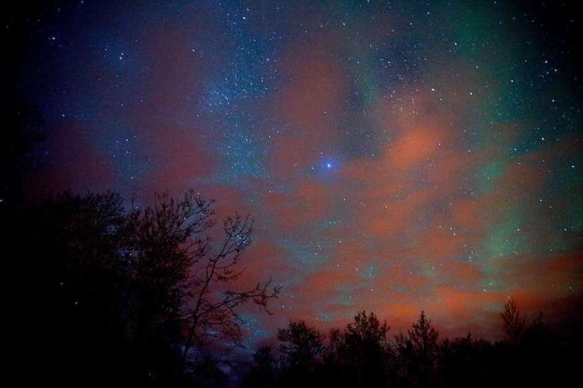 Qual é a melhor época do ano para ver a aurora boreal na Islândia? -  Mochileiros pelo Mundo