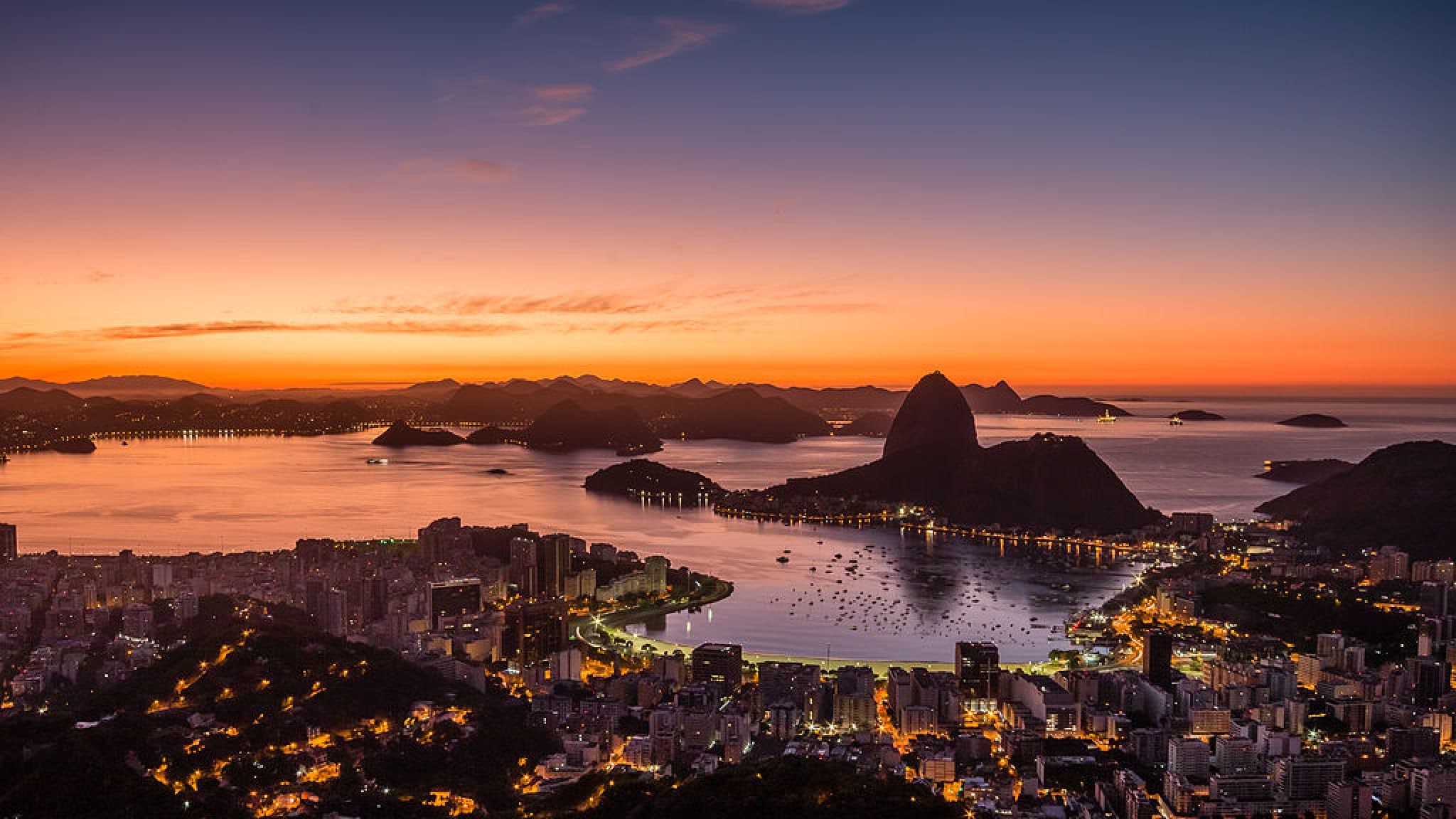 Brazilian dream. Бразилия Рио де Жанейро. Рио-де-Жанейро город. Ночной Рио де Жанейро. Порт Рио де Жанейро.