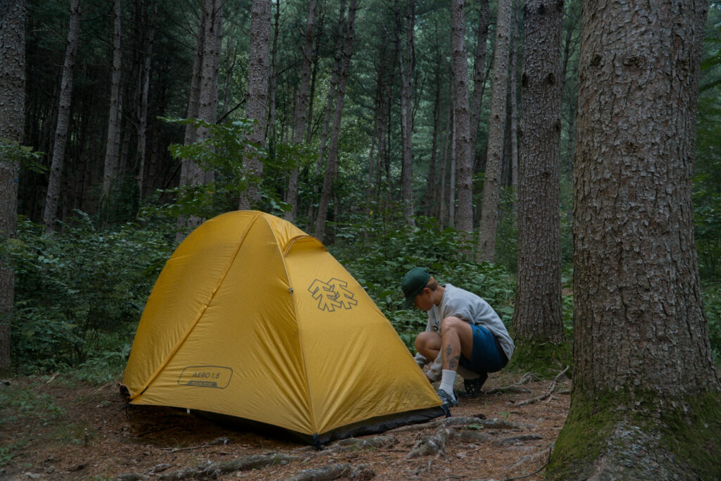 estaca para barraca de camping chaewul kim unsplash