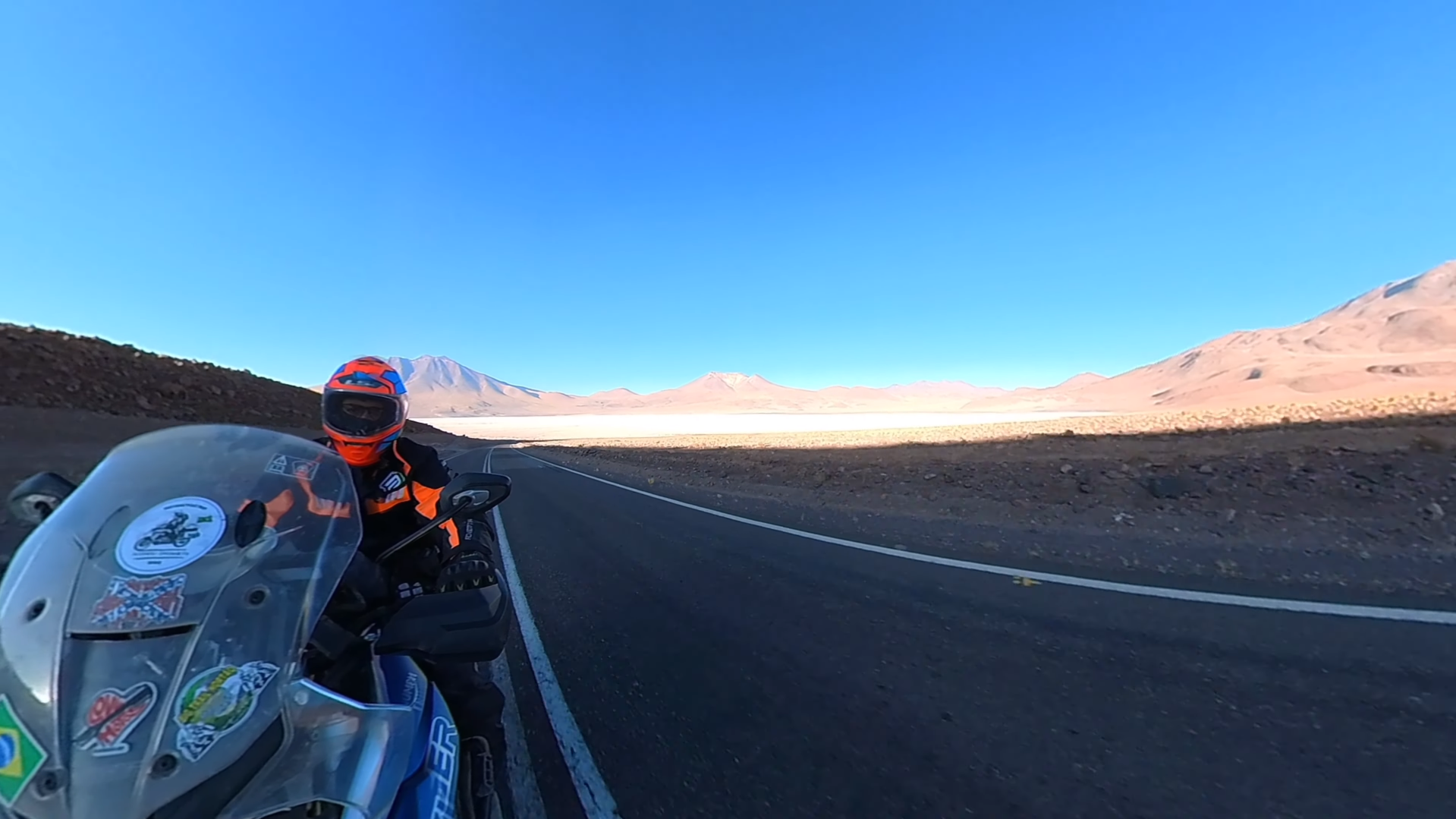 Viajante gaúcho atravessa de moto a América do Sul durante dez